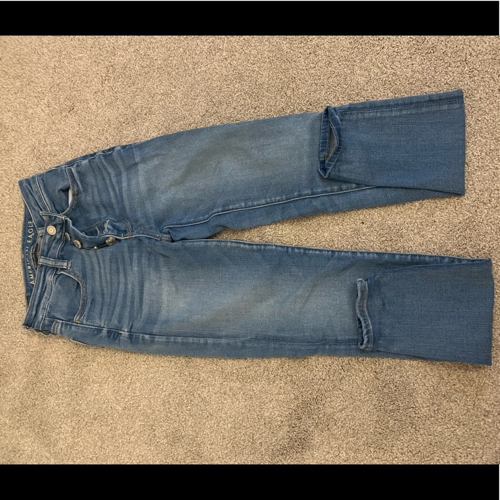 Non ripped jeans